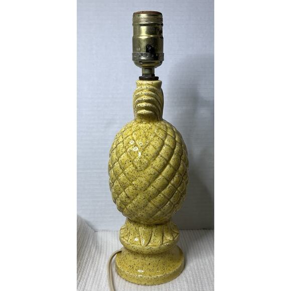 VTG Underwriters Laboratories Yellow Pineapple Ceramic Table Lamps - 2 MCM RETRO - Picture 9 of 16